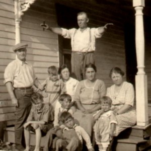 At the Missouri farm , Dad in middle, 2nd row ~1923